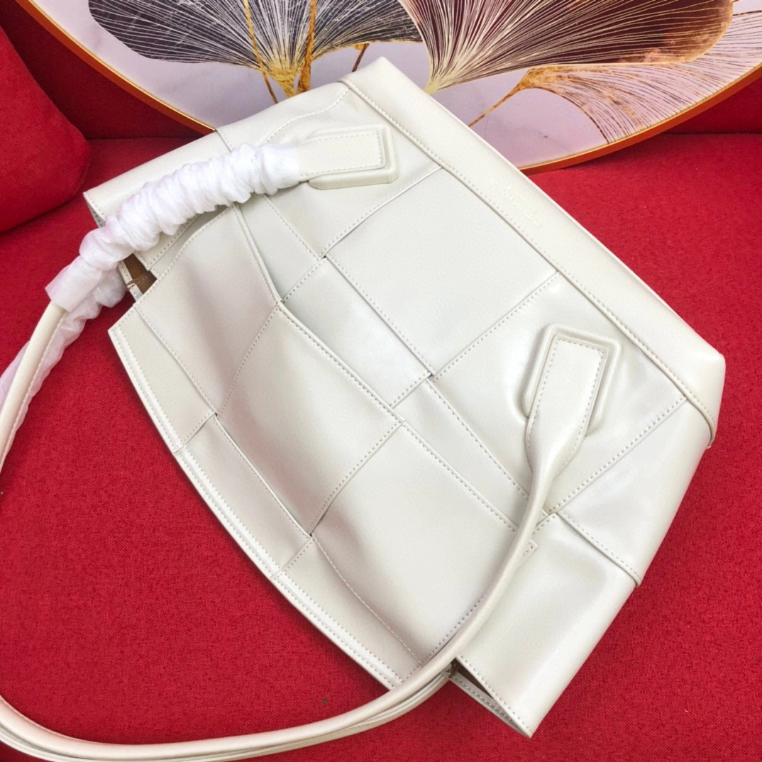 575943VCP119033 Calf leather item:B-B202B0417