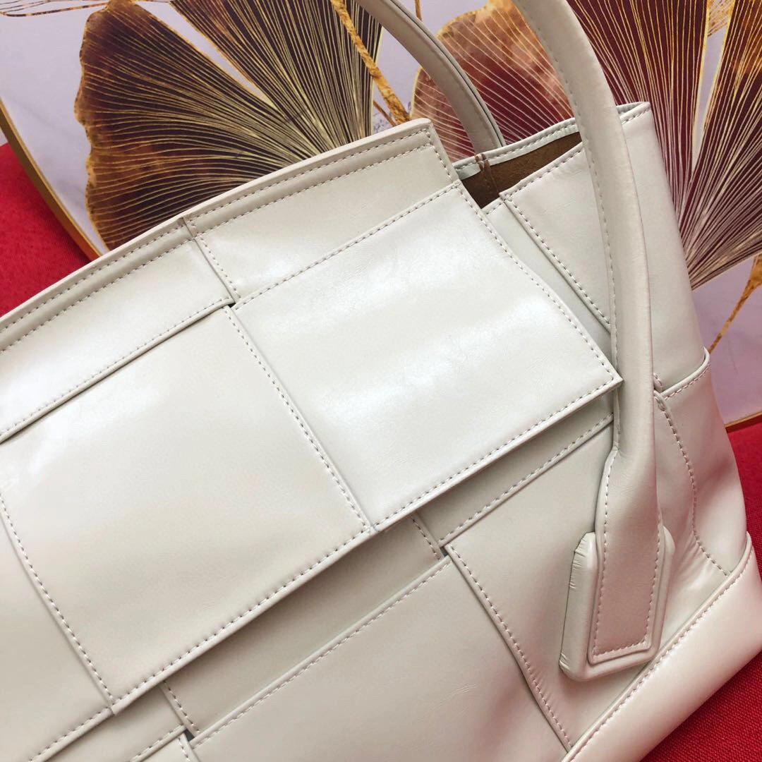 575943VCP119033 Calf leather item:B-B202B0417
