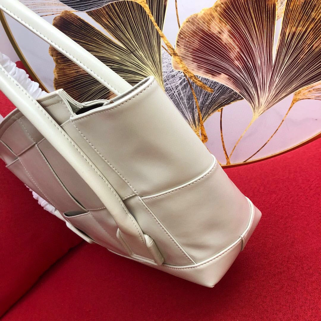 575943VCP119033 Calf leather item:B-B202B0417