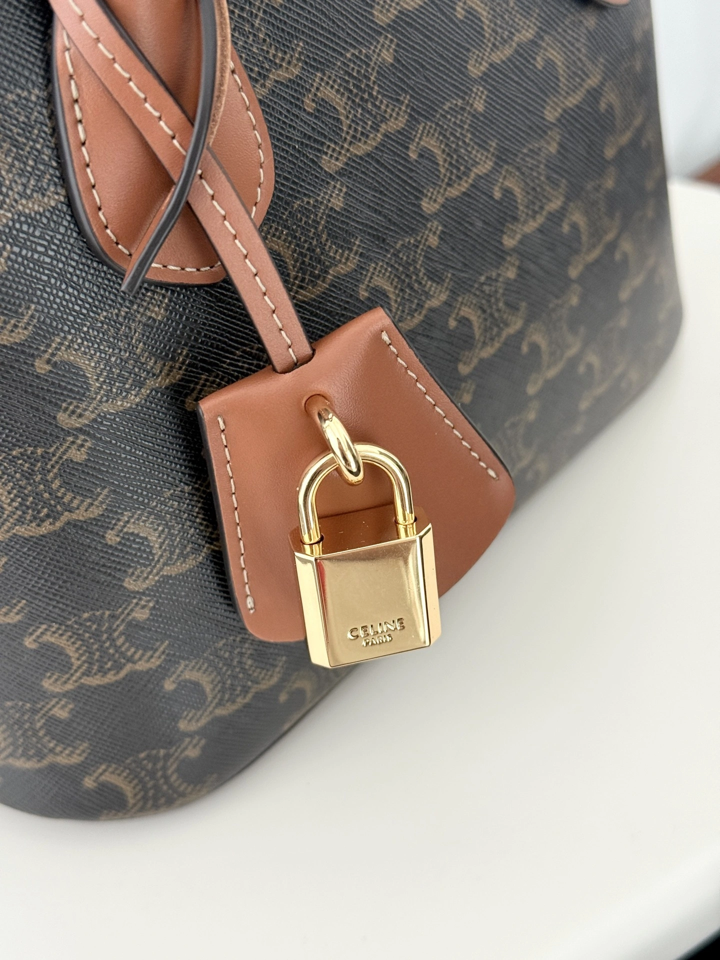 MOMO--358i95 120682DNK-04LU high quality version Teen Honorine Calfskin item:E-B805J2413