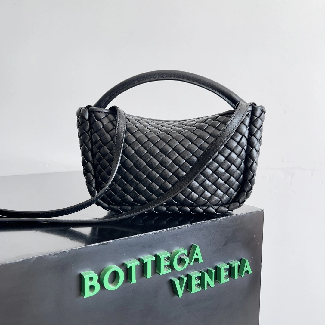 MOMO-- V595t1 805739V3RG11019 high quality version mini Cobble sheepskin item:E-B100C0819