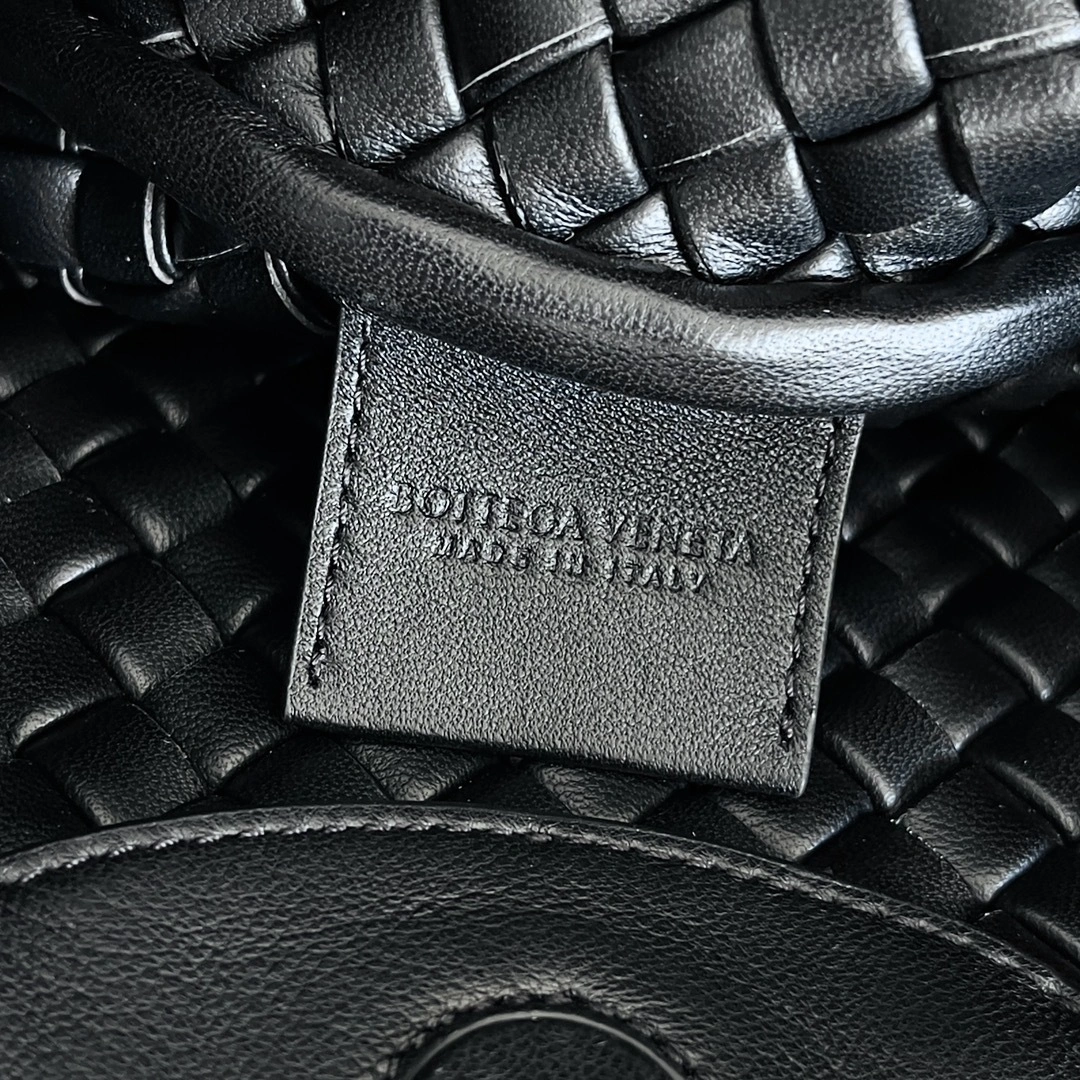 MOMO-- V595t1 805739V3RG11019 high quality version mini Cobble sheepskin item:E-B100C0819