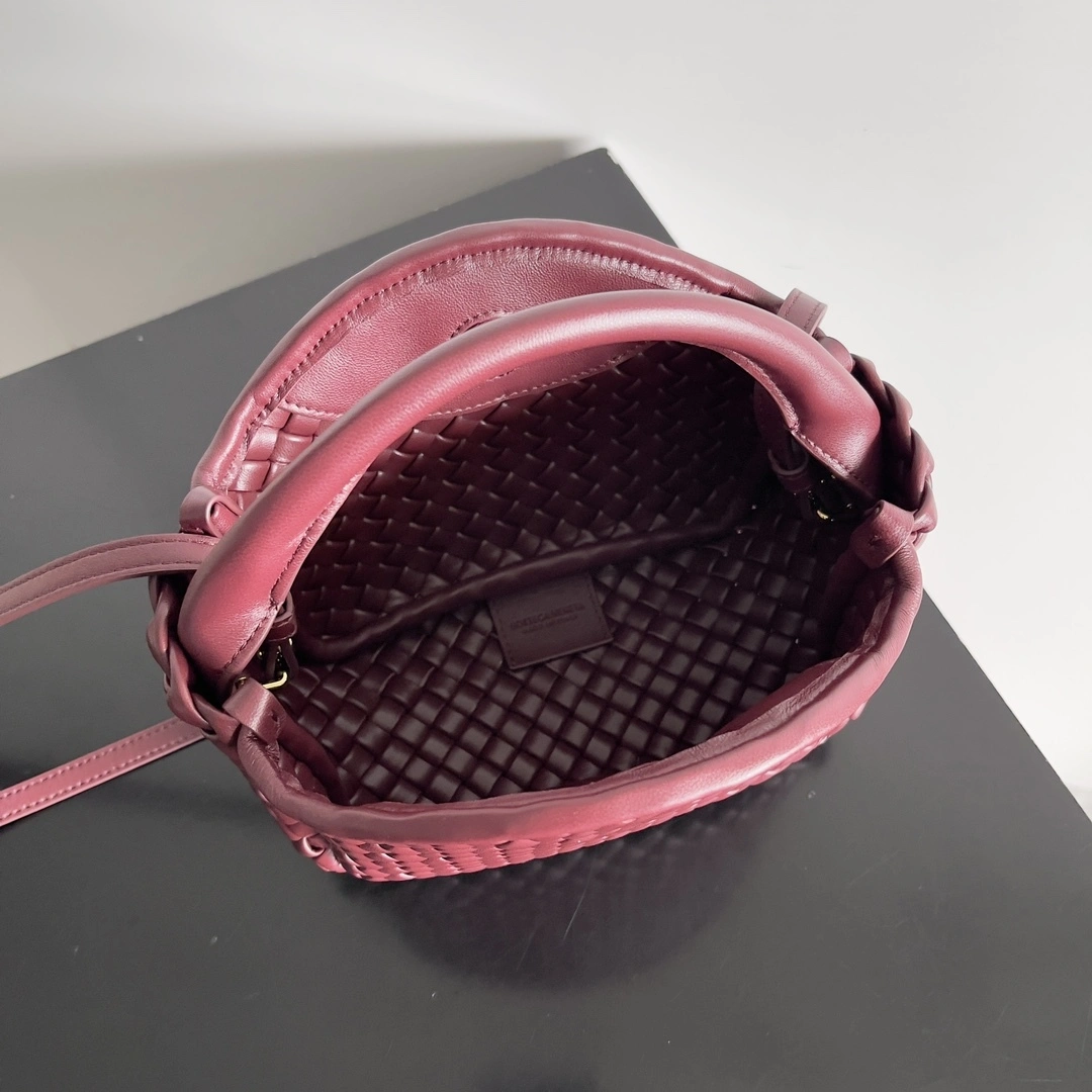 MOMO-- V595t1 805739V3RG12250 high quality version mini Cobble sheepskin item:E-B100C0820