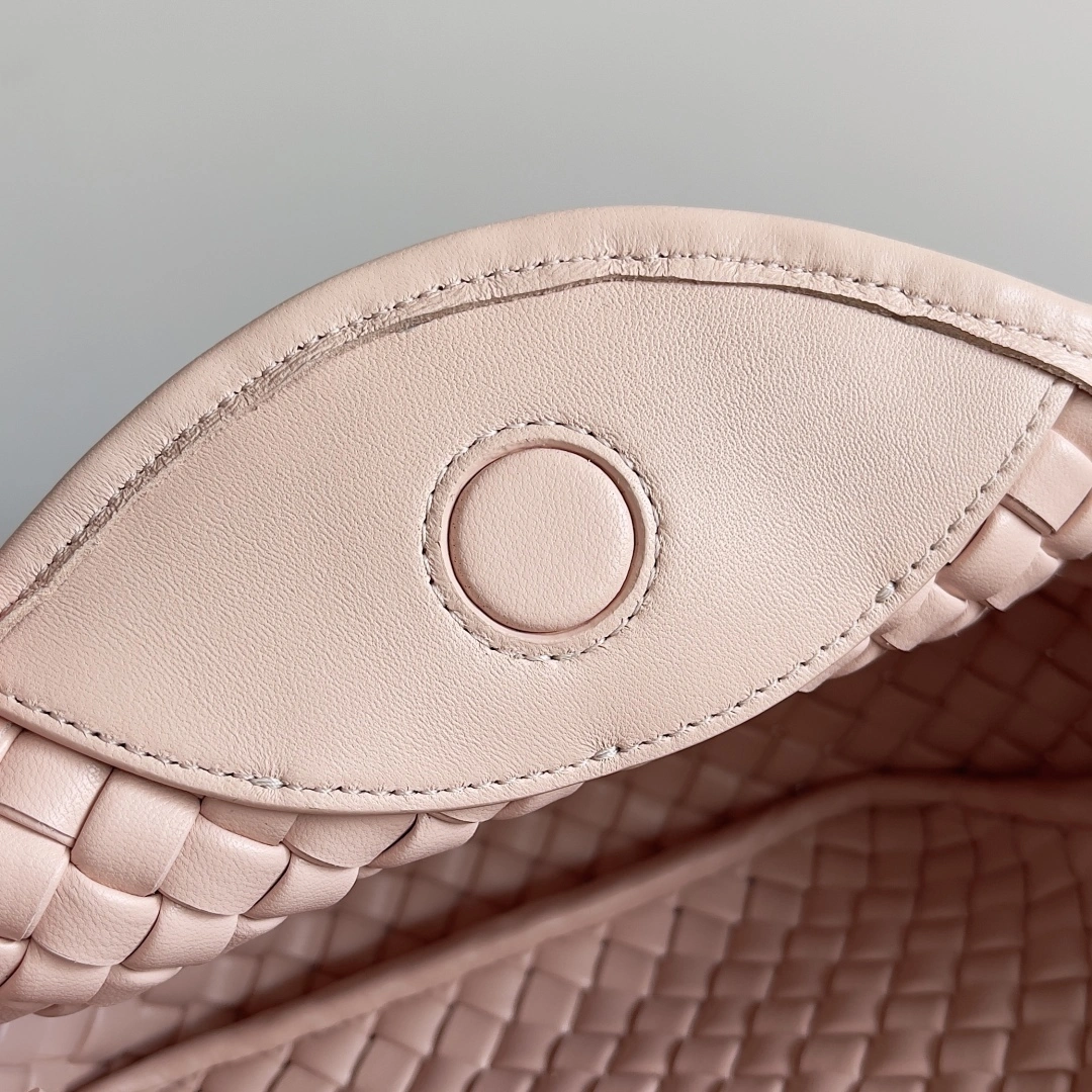 MOMO-- V595t1 805739V3RG16817 high quality version mini Cobble sheepskin item:E-B100C0821