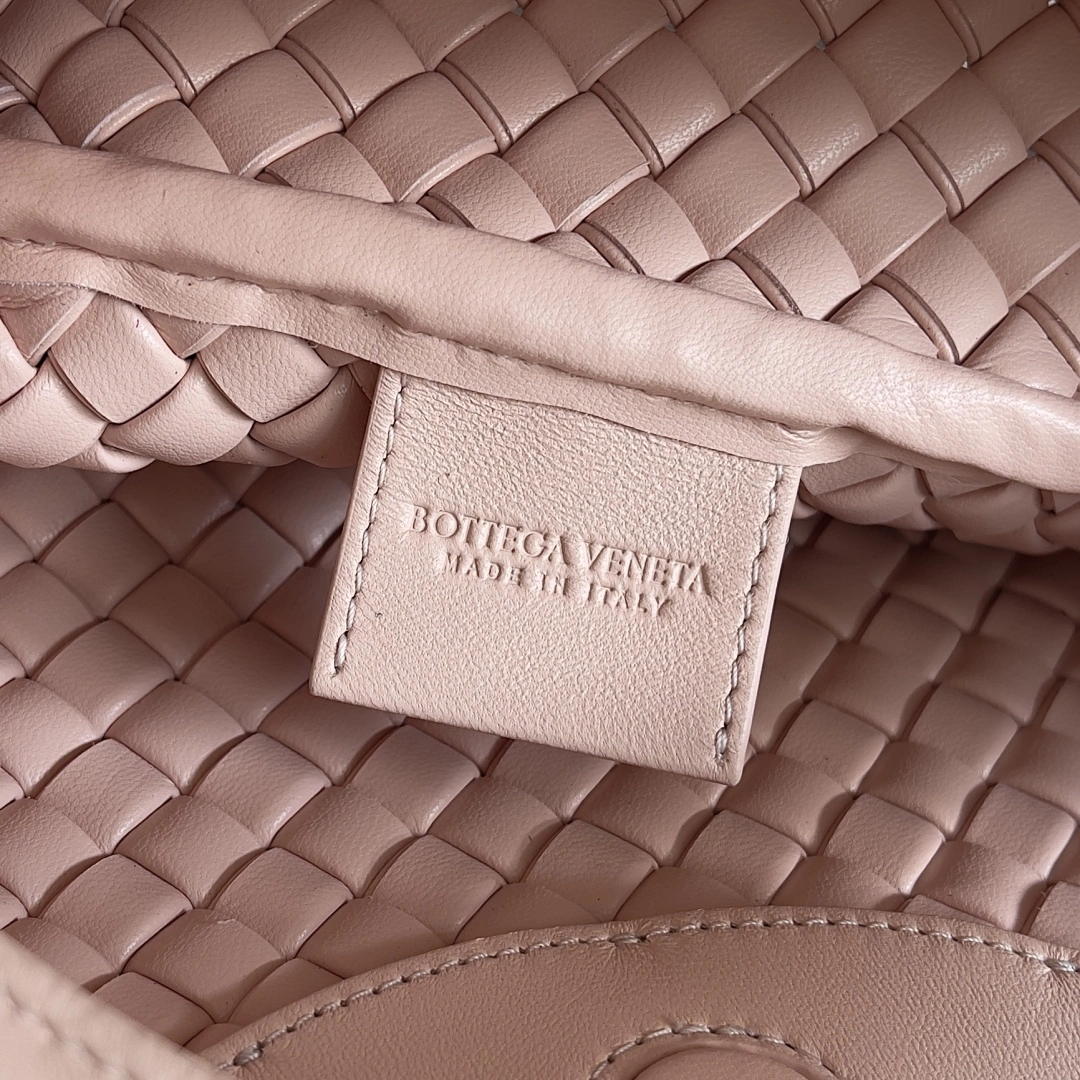 MOMO-- V595t1 805739V3RG16817 high quality version mini Cobble sheepskin item:E-B100C0821