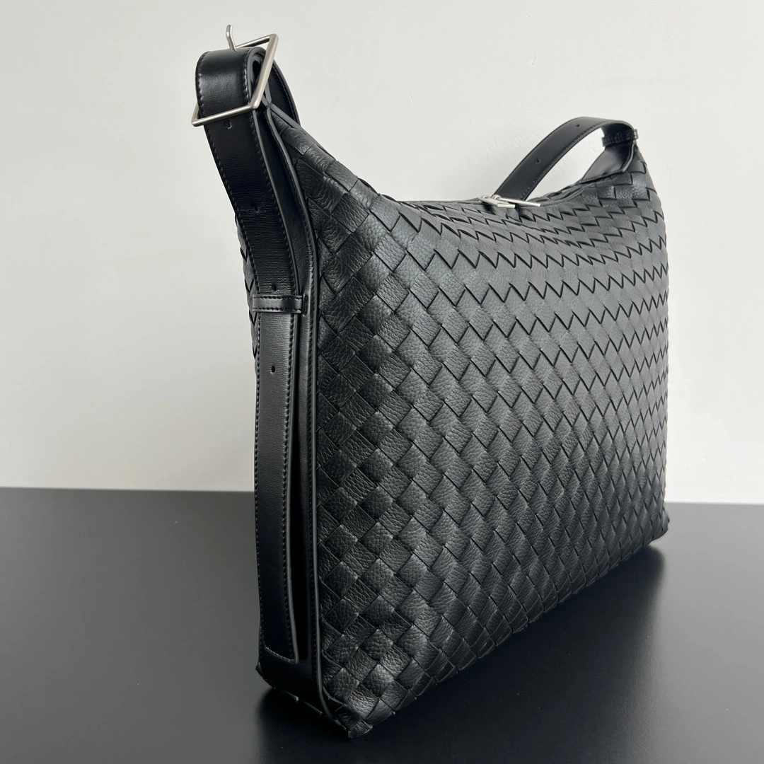 MOMO-- V595t1 806974V4TD18803 high quality version Traveller Hobo Calfskin item:E-B664G1776