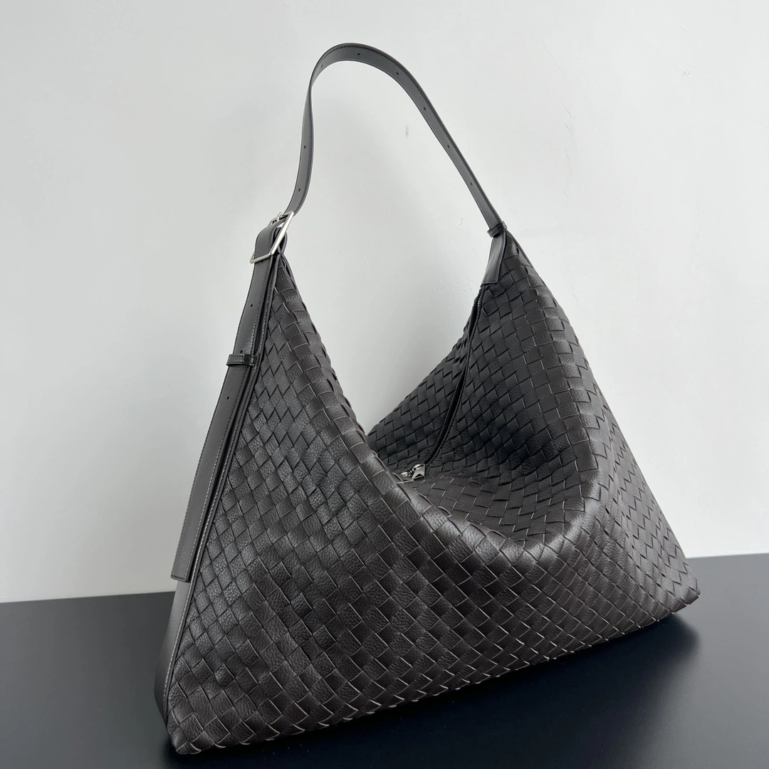 Custombag-- V595t1 806976V4TD12145 high quality version Traveller Hobo Calfskin item:E-B664G1778