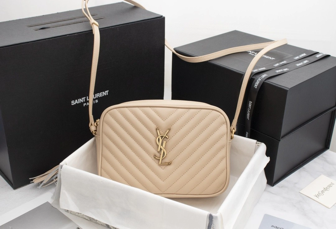612544 Calfskin item : BT-B225C1940