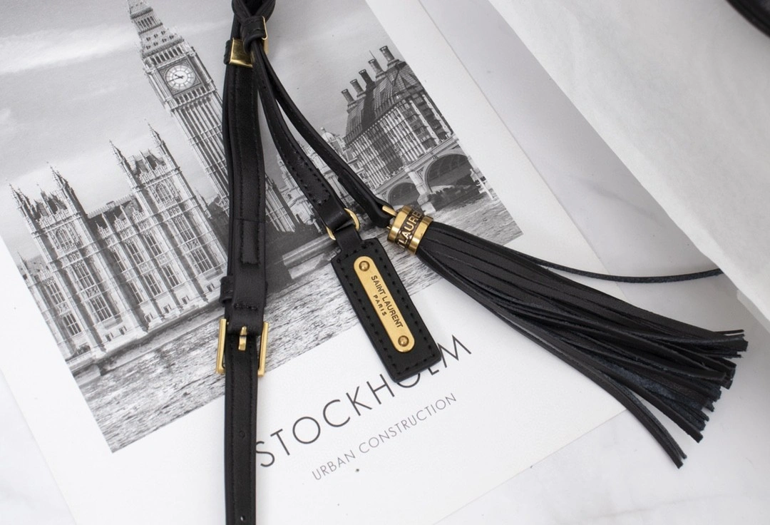 612544 Calfskin item : BT-B225C1942
