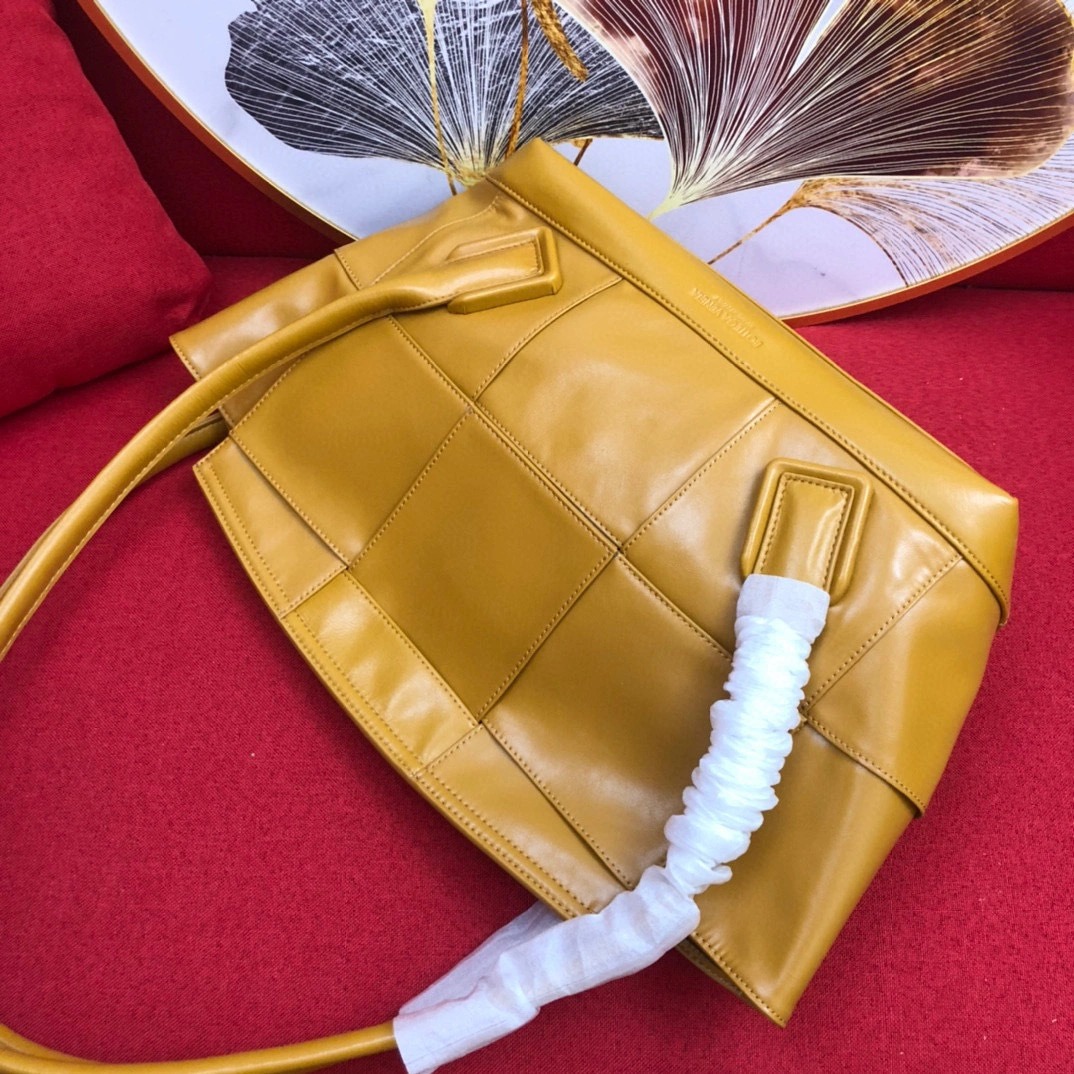 618464VCQ717679 Calf leather item:B-B202B0416