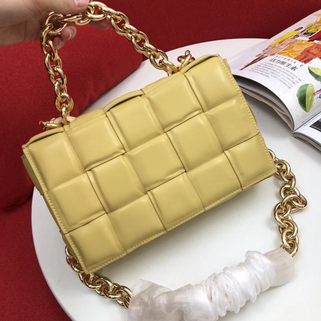 631421-VBWZ0-7142 cowhide padded cassette item : BT-B225D0726W