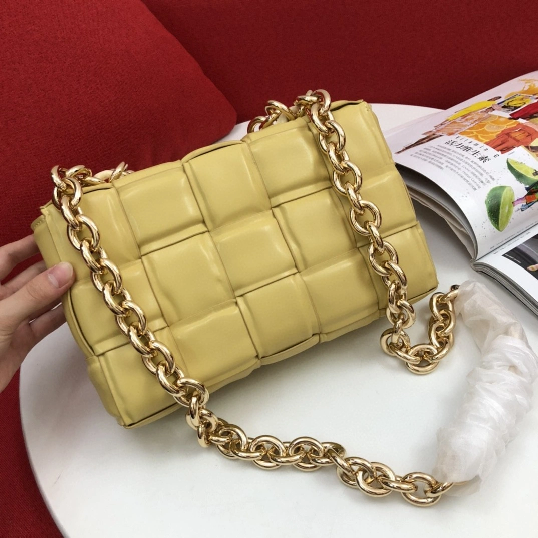 631421-VBWZ0-7142 cowhide padded cassette item : BT-B225D0726W