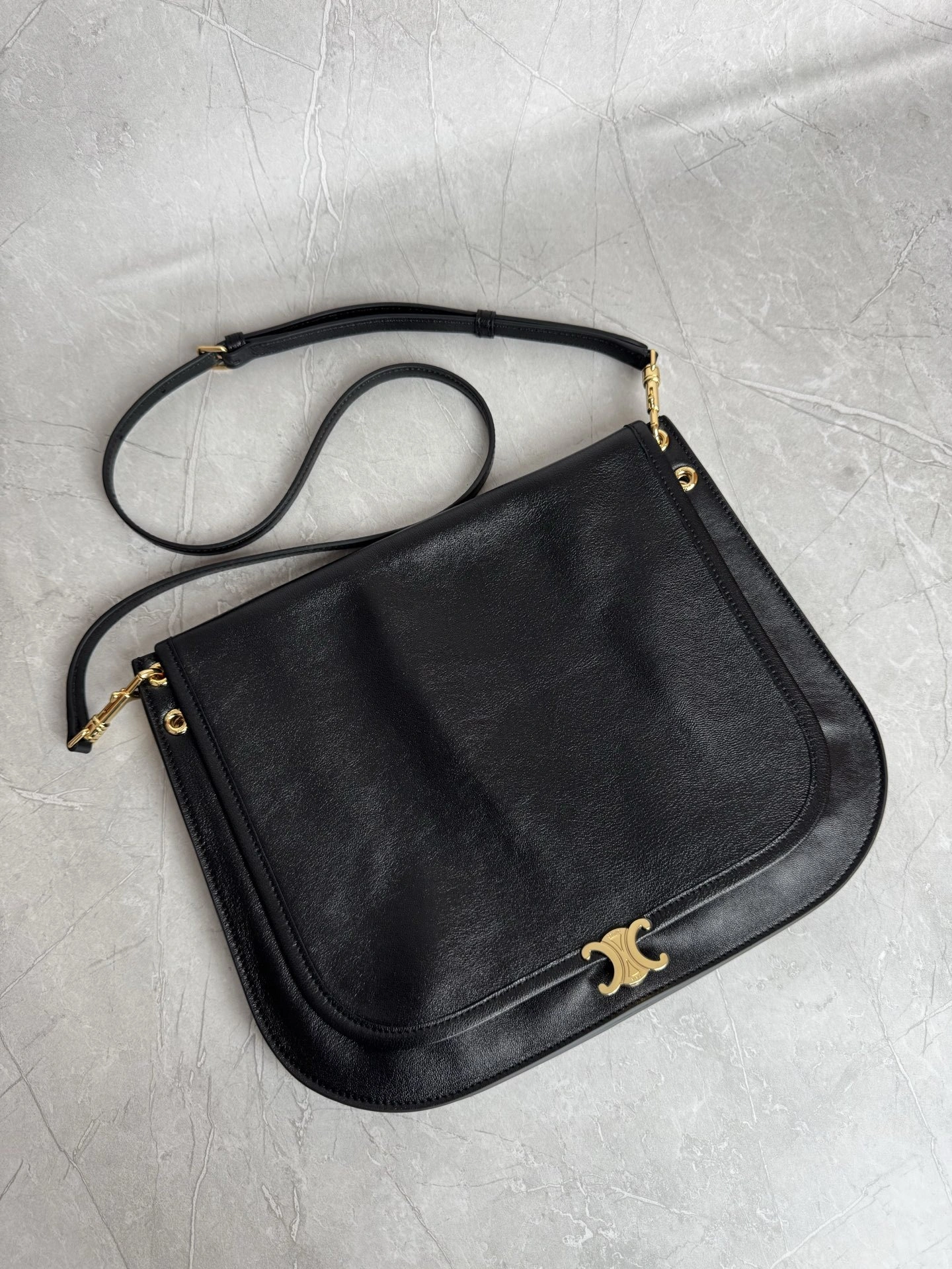 MOMO--358i95 123632T88-38NO high quality version sheepskin Soft Triomphe Besace item:E-B000L1614T