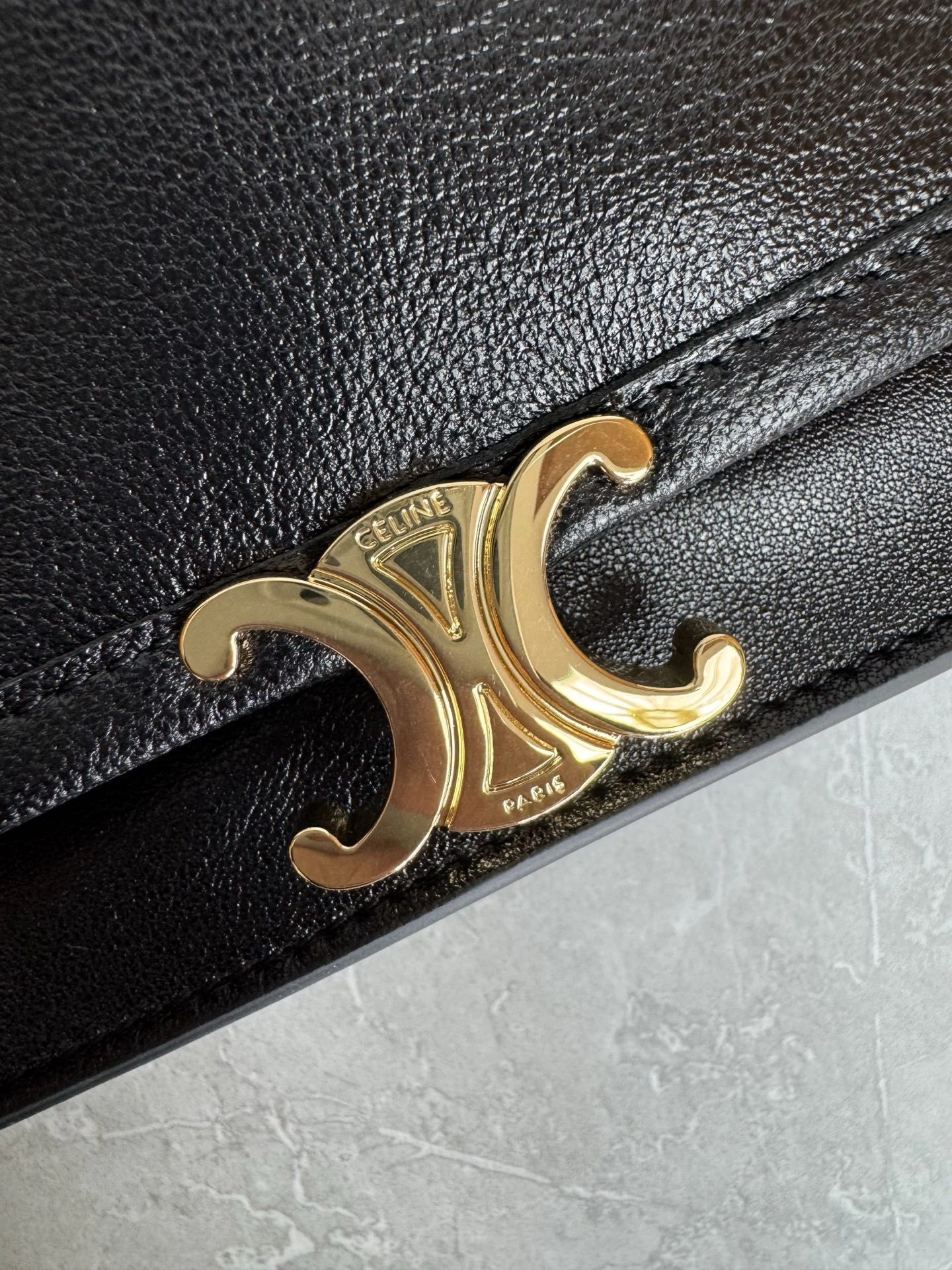 MOMO--358i95 123632T88-38NO high quality version sheepskin Soft Triomphe Besace item:E-B000L1614T