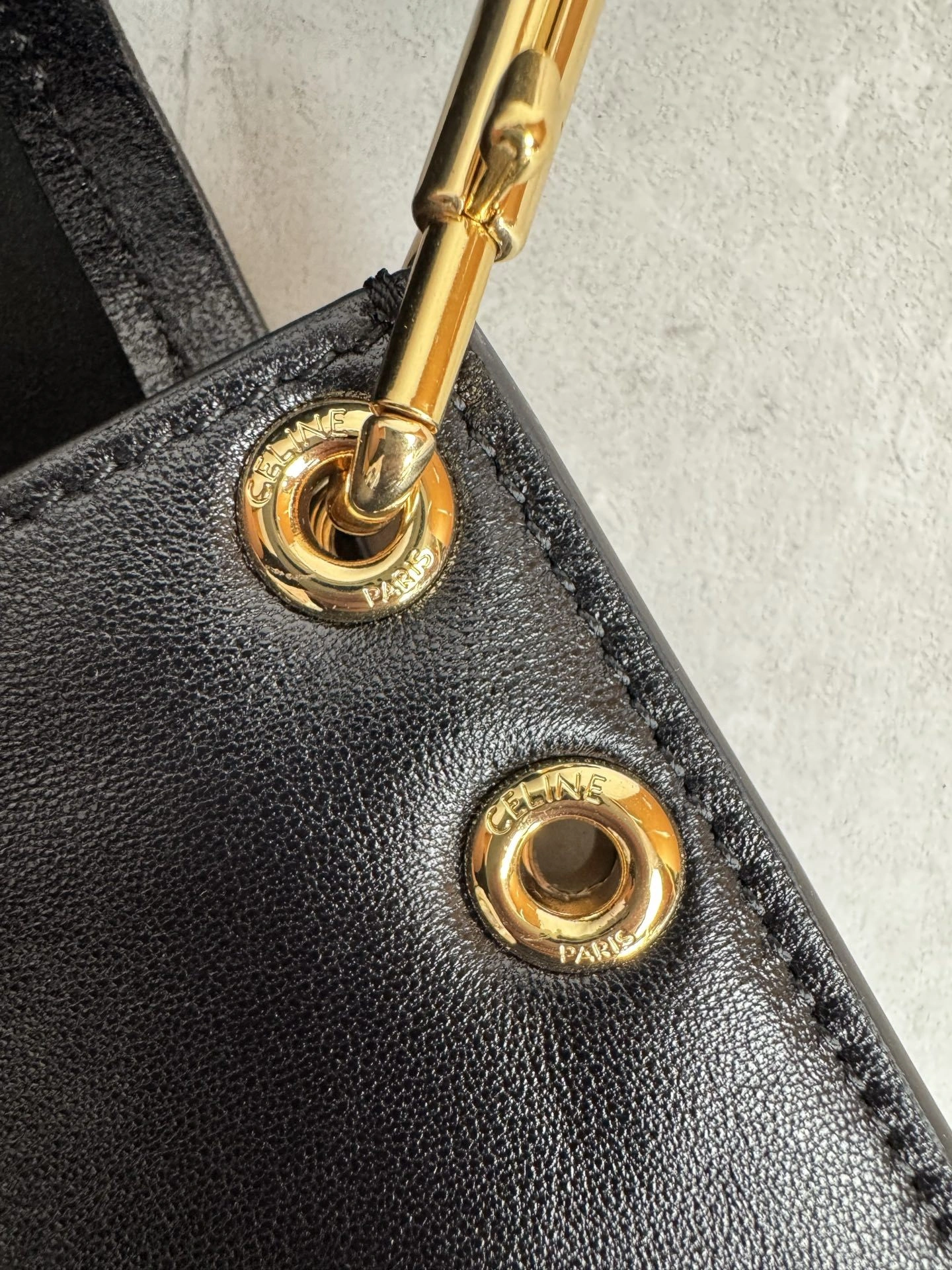 MOMO--358i95 123632T88-38NO high quality version sheepskin Soft Triomphe Besace item:E-B000L1614T