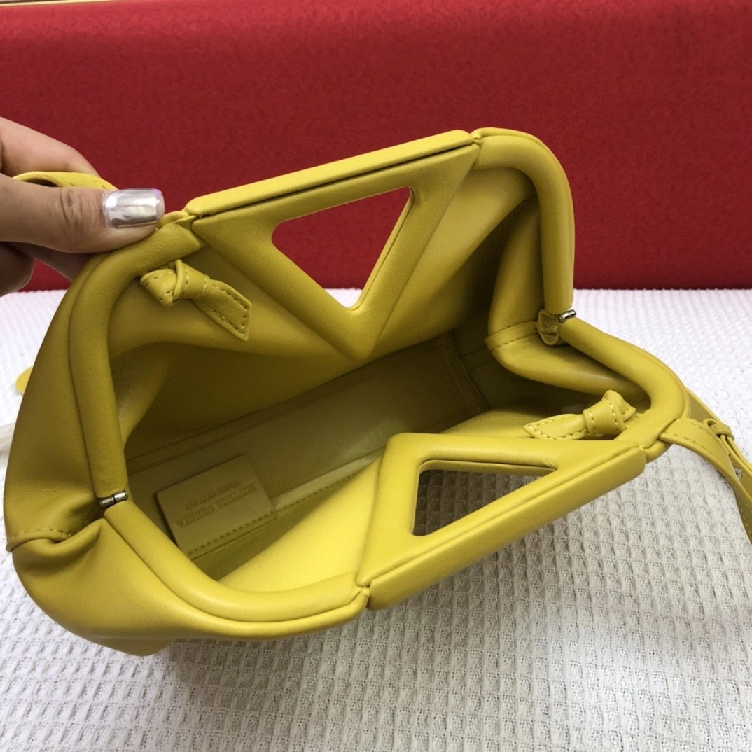 652446 triangle item : BT-B024B2723