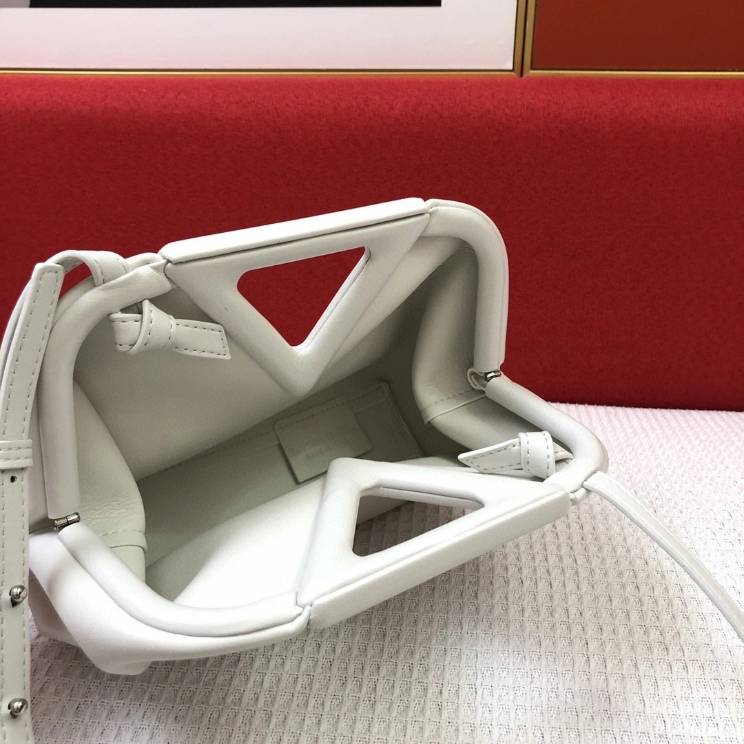 652446 triangle item : BT-B024B2724