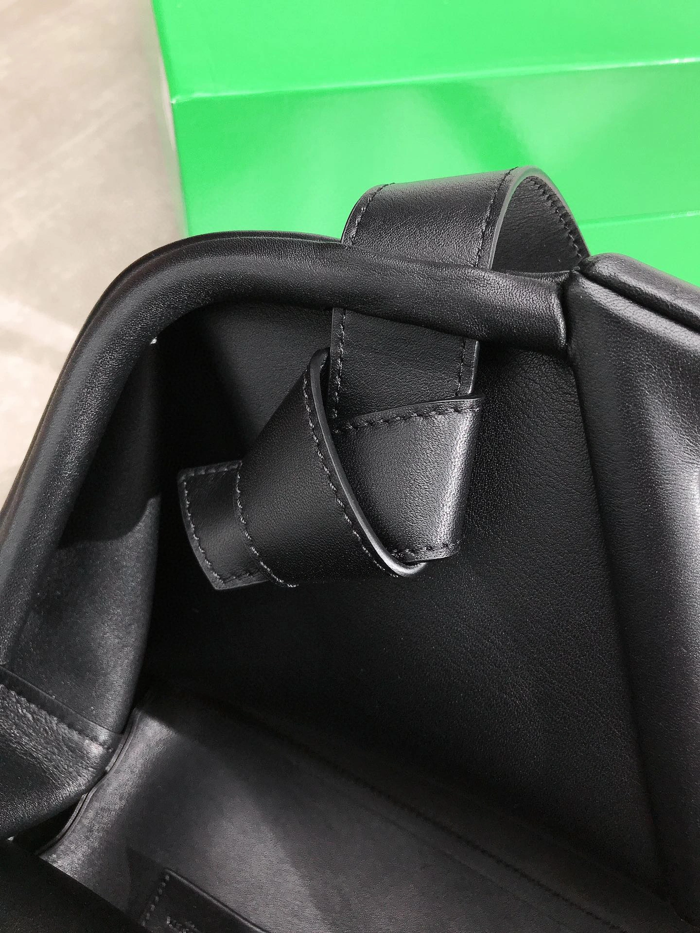 652446 triangle item:B-B063B0453