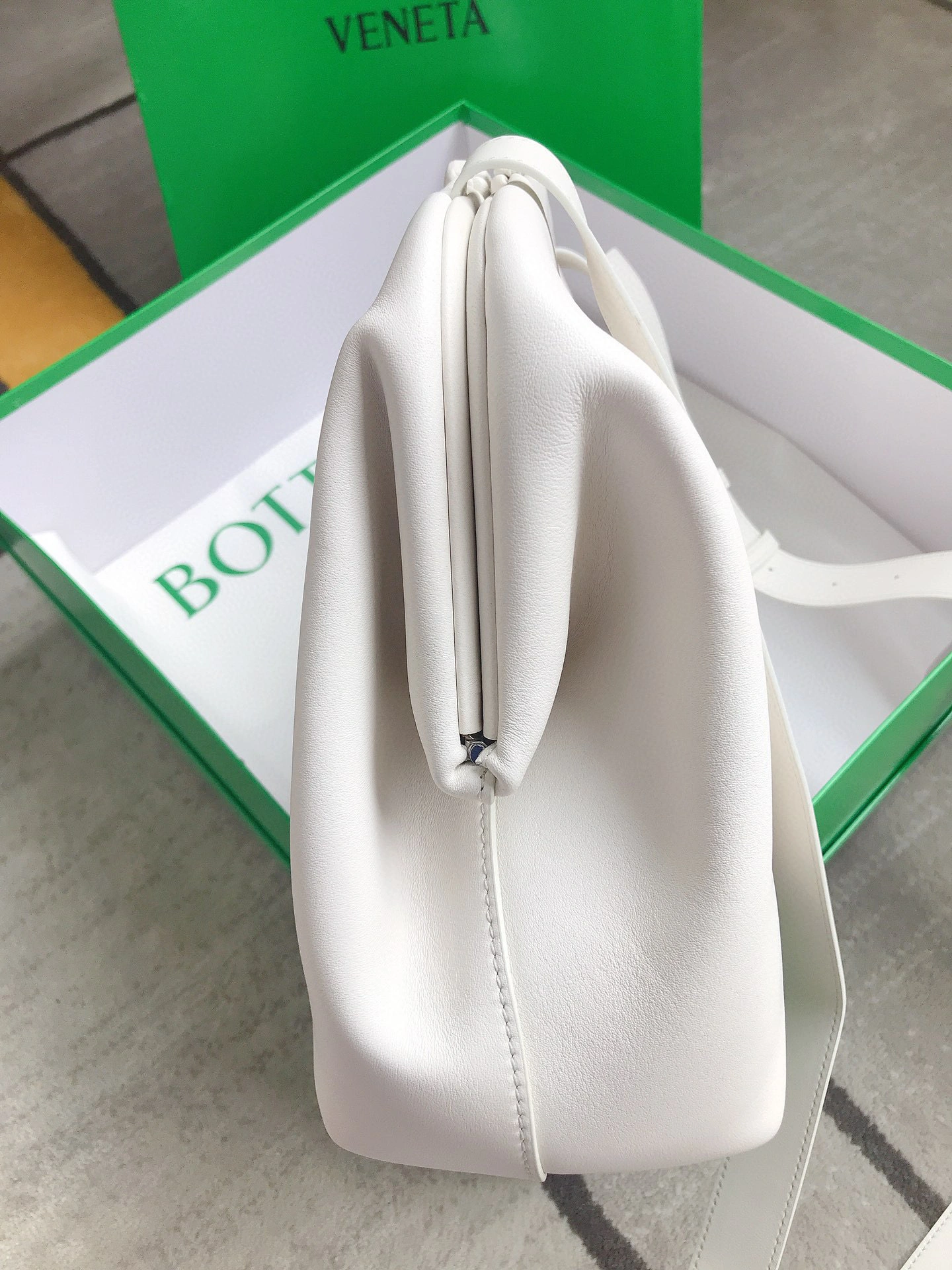 652446 triangle item:B-B063B0454