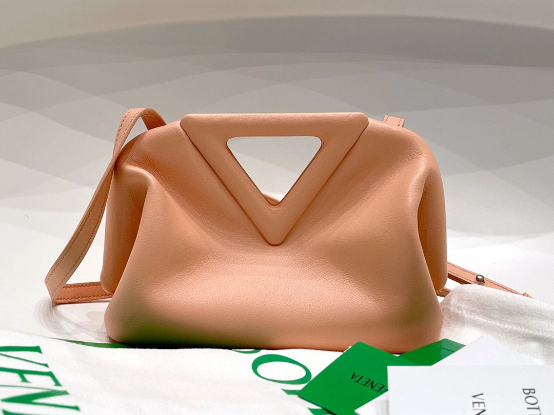 658476 THE TRIANGLE 2Colour item:B-B063B0464-2