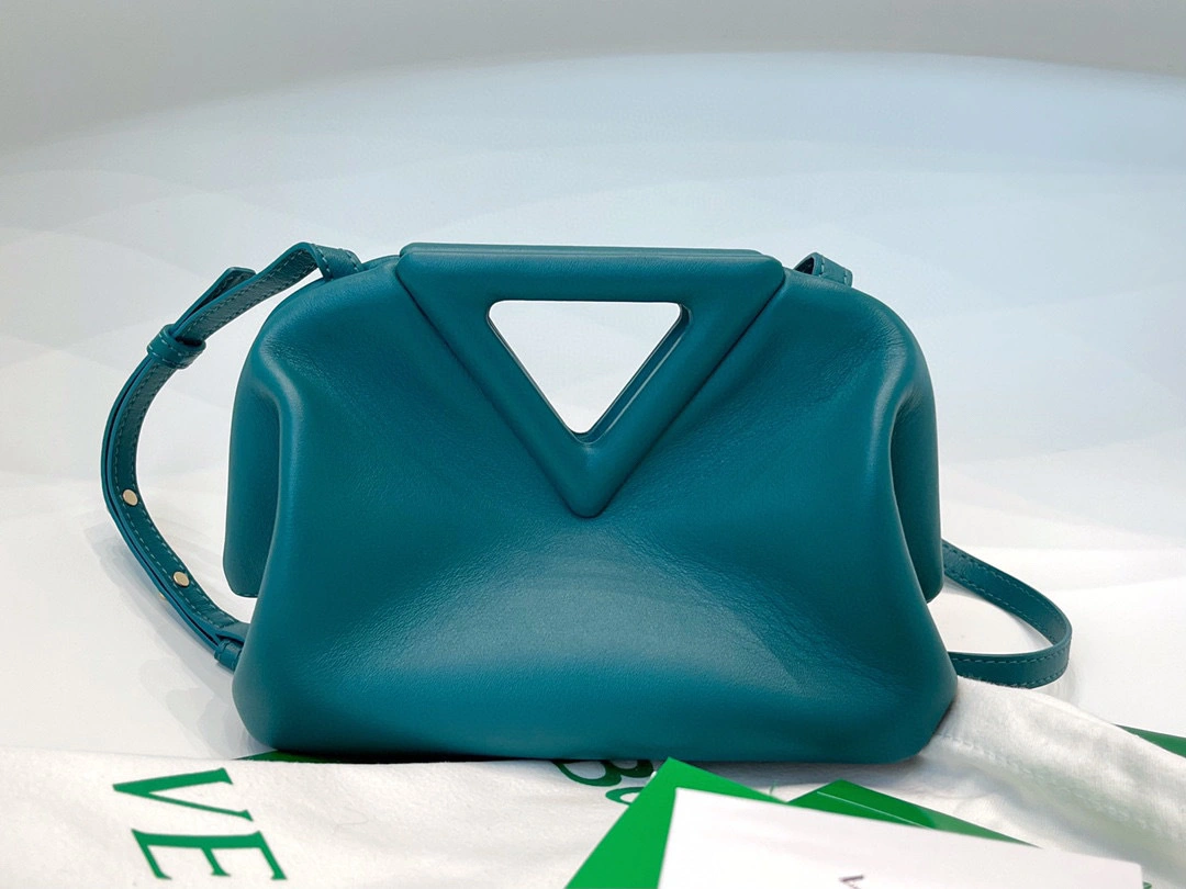 658476 THE TRIANGLE 2Colour item:B-B063B0464-2