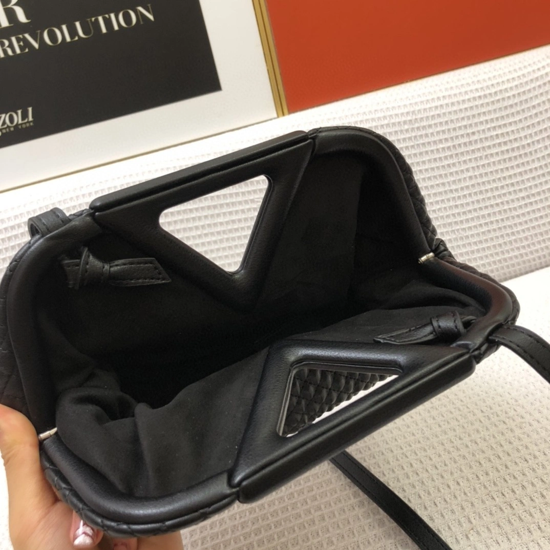 661986 triangle item : BT-B027B2726