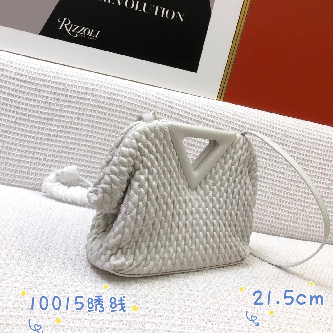 661986 triangle item : BT-B027B2727