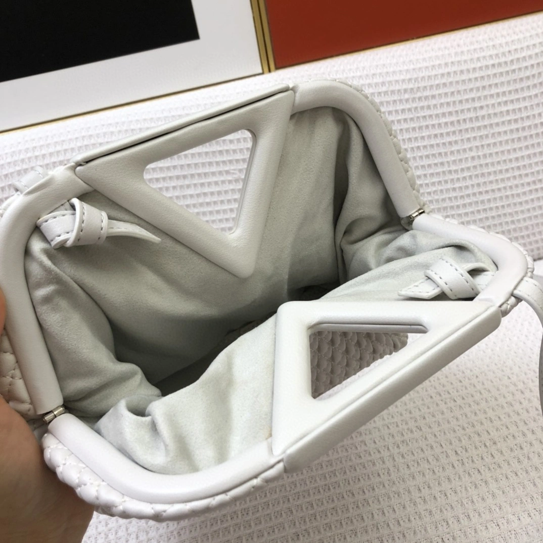 661986 triangle item : BT-B027B2727