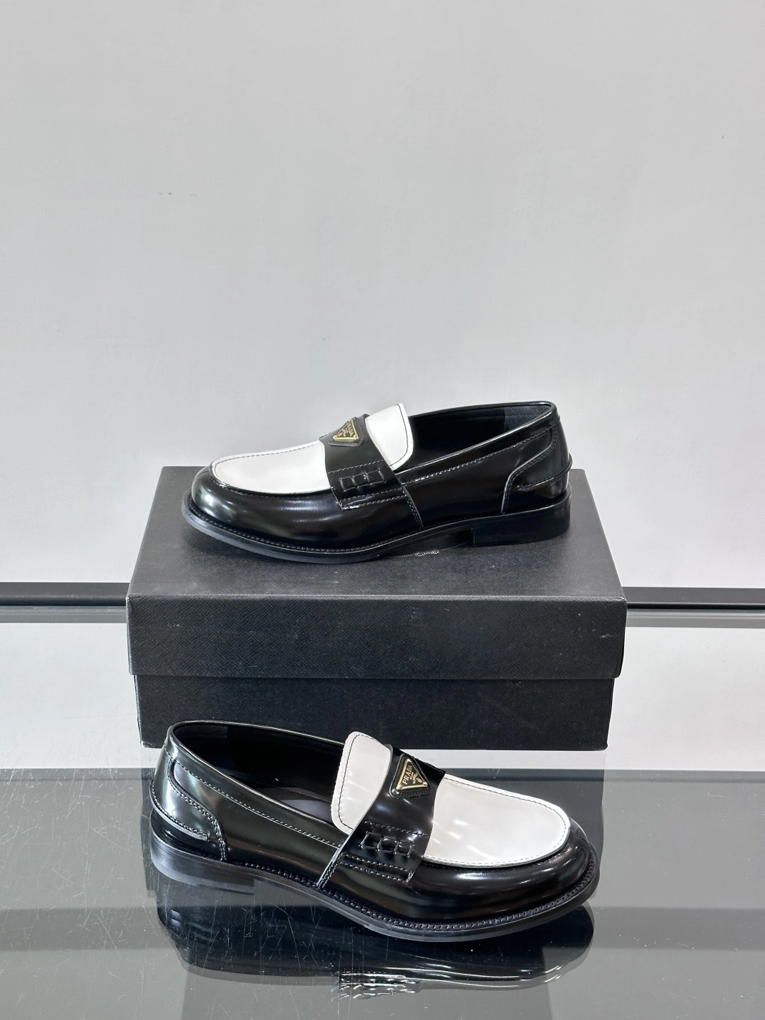 OOBB- 6iv593hy 1D813N_AZ3_F0967_F_A020 2DB223_AZ3_F0967_F_X000 calfskin item：E-X230I0327