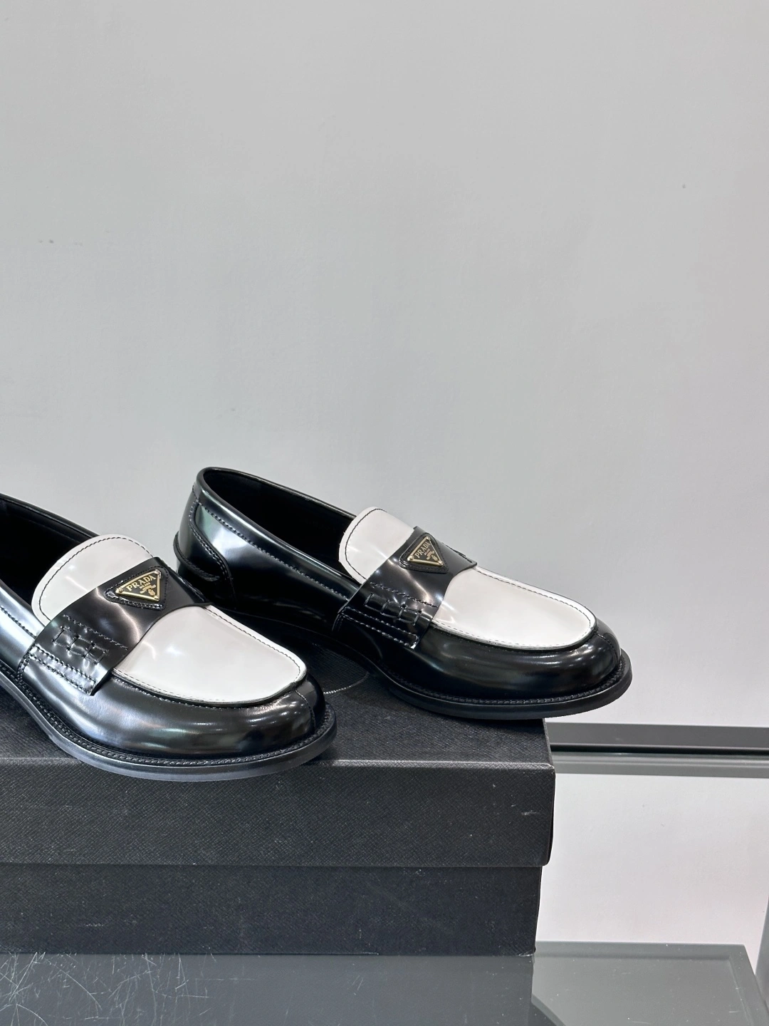 OOBB- 6iv593hy 1D813N_AZ3_F0967_F_A020 2DB223_AZ3_F0967_F_X000 calfskin item：E-X230I0327
