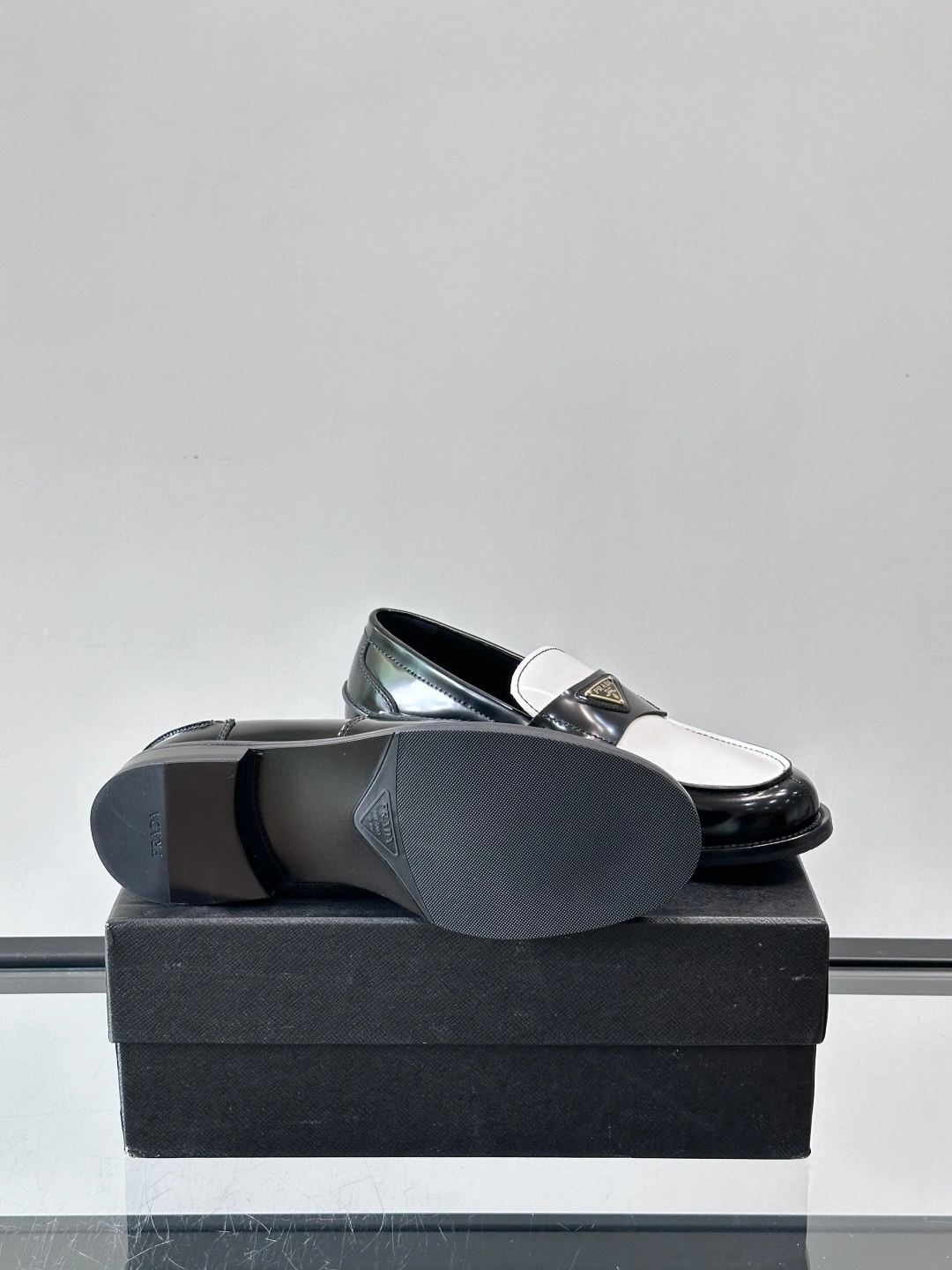 OOBB- 6iv593hy 1D813N_AZ3_F0967_F_A020 2DB223_AZ3_F0967_F_X000 calfskin item：E-X230I0327