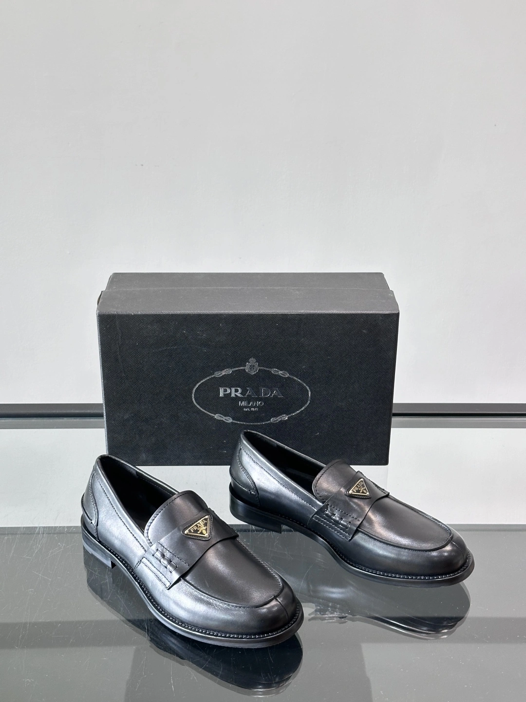 OOBB- 6iv593hy 2DB223_055_F0002_F_X000 1D813N_055_F0002_F_A020 calfskin item：E-X230I0328