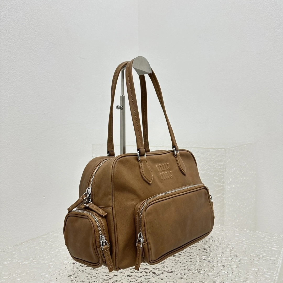 MOMO- 7iu7iu 5BB159_2CRL_F098L_V_OOO high quality version Pocket Calfskin item:E-B664G2037