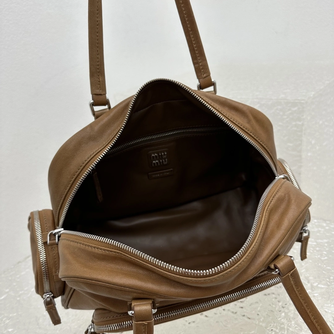 MOMO- 7iu7iu 5BB159_2CRL_F098L_V_OOO high quality version Pocket Calfskin item:E-B664G2037