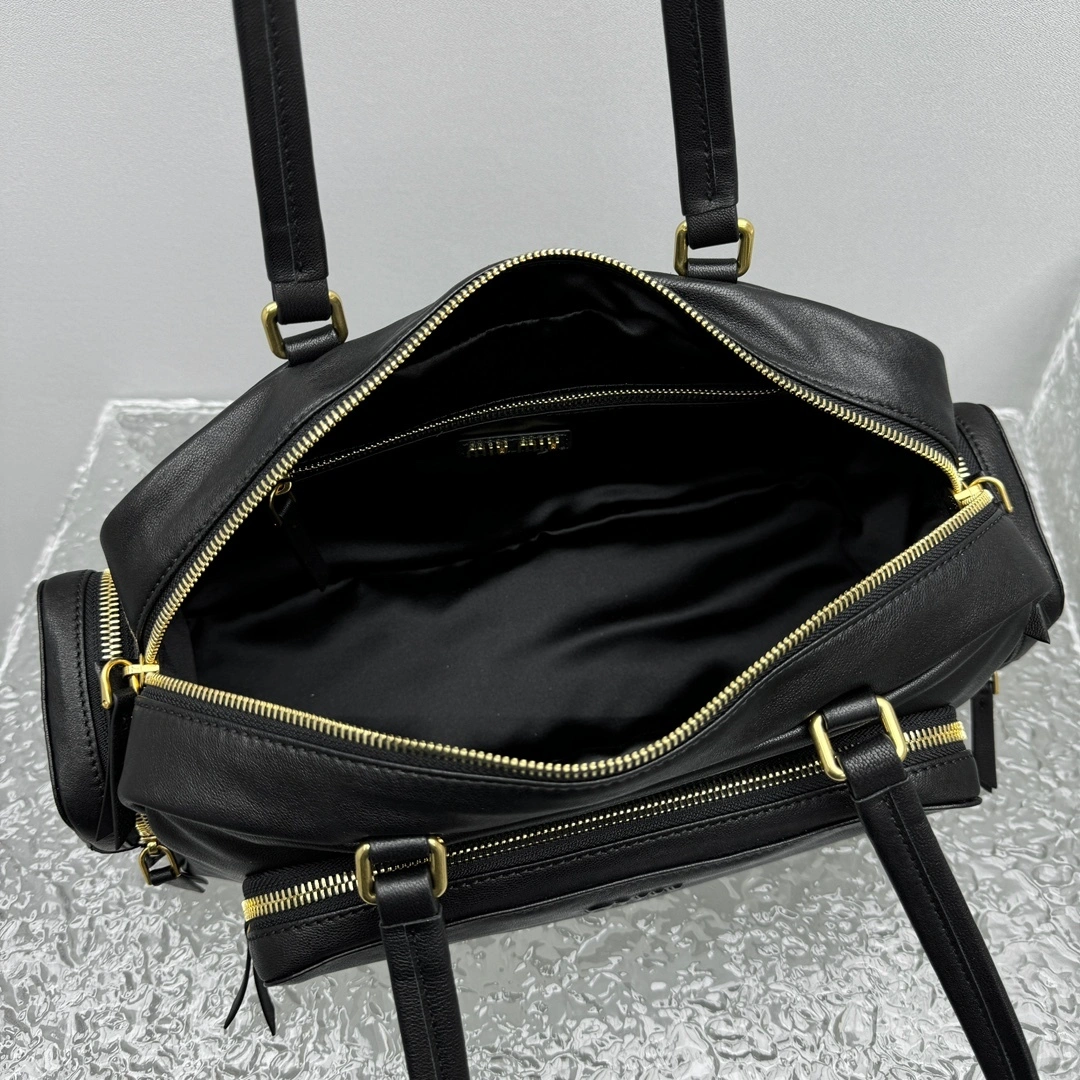 MOMO- 7iu7iu 5BB175_2CV4_F0002_V_OOO high quality version Pocket Calfskin item:E-B664G2036