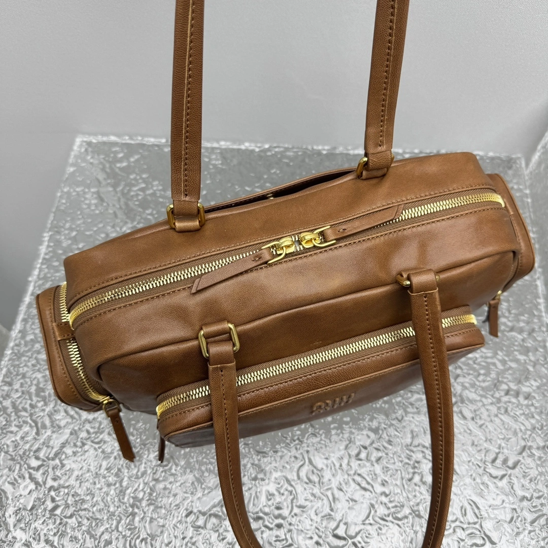 MOMO- 7iu7iu 5BB175_2CV4_F0316_V_OOO high quality version Pocket Calfskin item:E-B664G2035