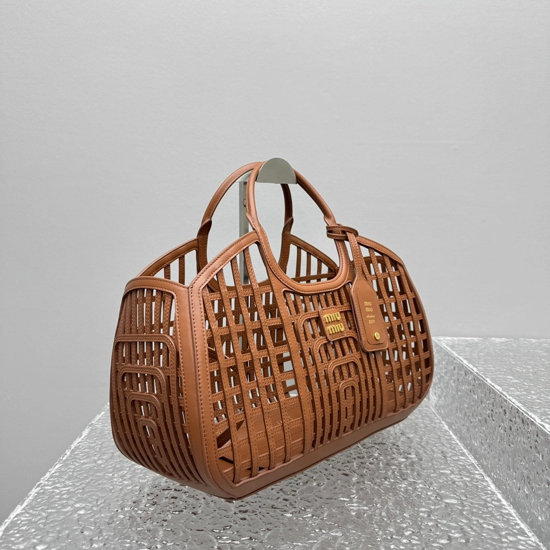 MOMO- 7iu7iu 5BA293_2IBE_F0046_V_OOO high quality version 25ss cowhide item:E-B664G2081