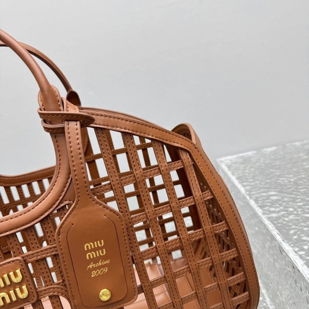 MOMO- 7iu7iu 5BA293_2IBE_F0046_V_OOO high quality version 25ss cowhide item:E-B664G2081