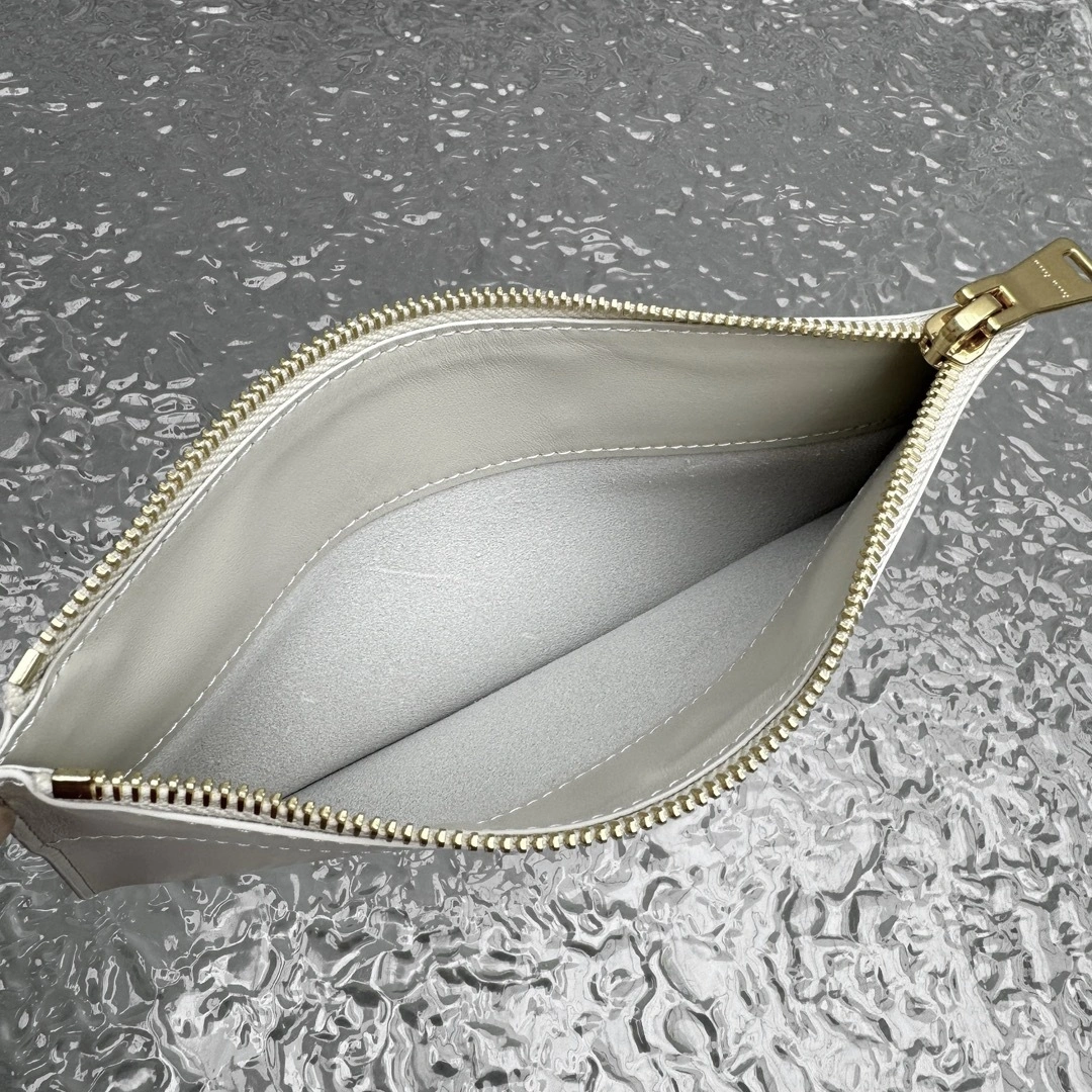 MOMO- 7iu7iu 5BA293_2IBE_F0K74_V_OOO high quality version 25ss cowhide item:E-B664G2082
