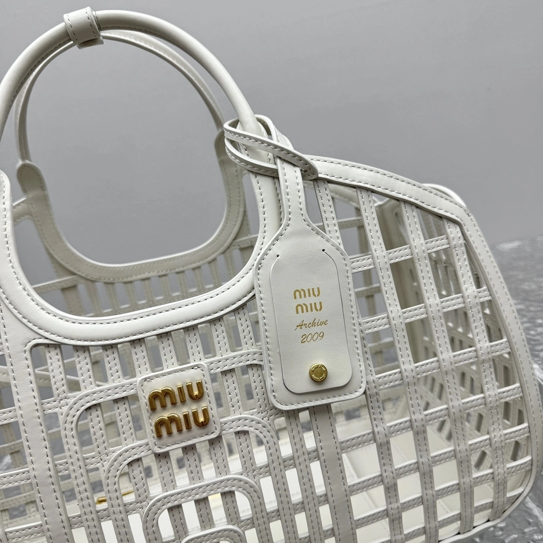 MOMO- 7iu7iu 5BA293_2IBE_F0K74_V_OOO high quality version 25ss cowhide item:E-B664G2082