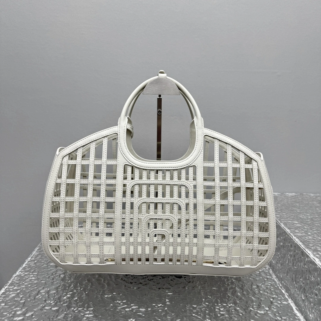 MOMO- 7iu7iu 5BA293_2IBE_F0K74_V_OOO high quality version 25ss cowhide item:E-B664G2082