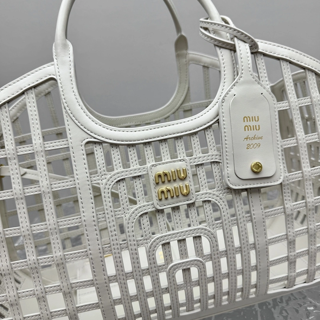 MOMO- 7iu7iu 5BA293_2IBE_F0K74_V_OOO high quality version 25ss cowhide item:E-B664G2082