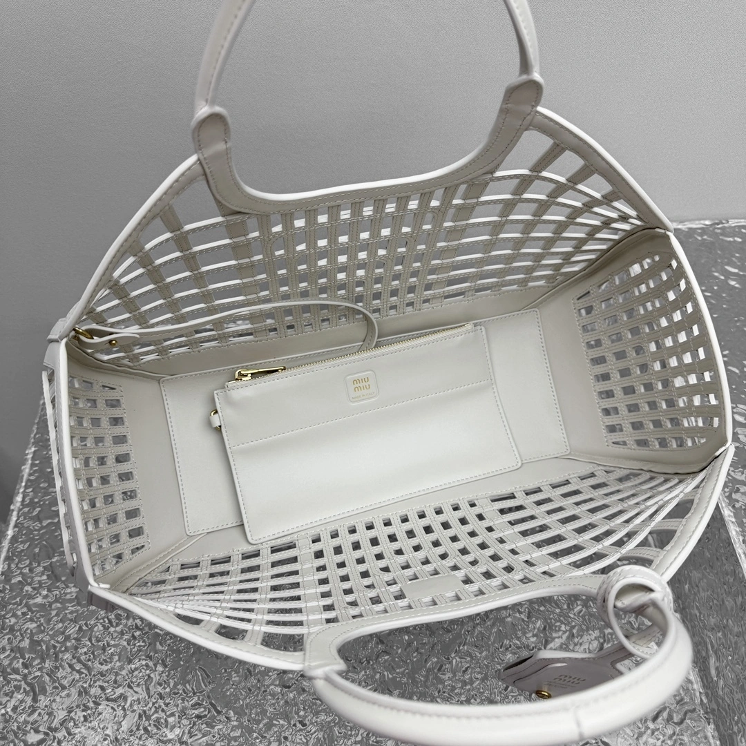MOMO- 7iu7iu 5BA293_2IBE_F0K74_V_OOO high quality version 25ss cowhide item:E-B664G2082