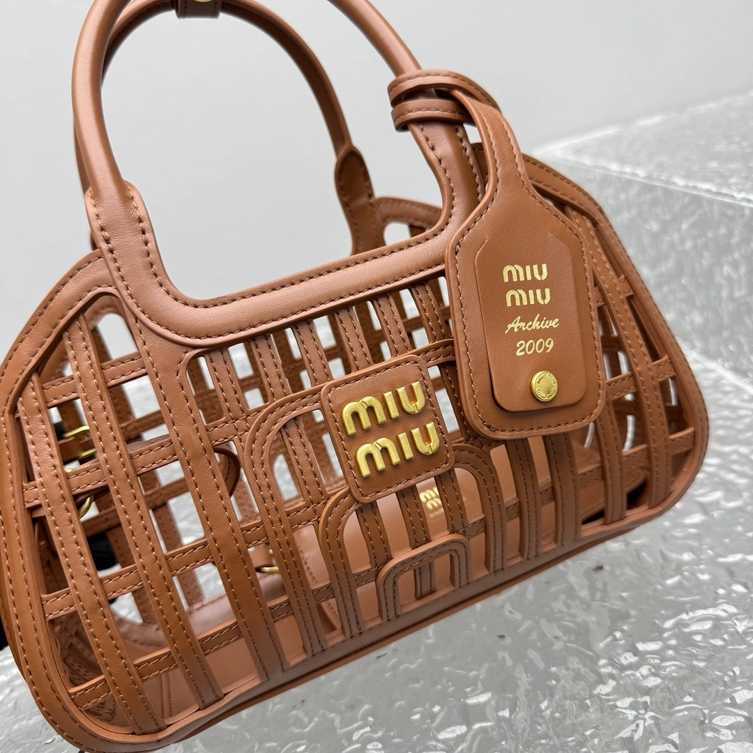 MOMO- 7iu7iu 5BA294_2IBE_F0046_V_OOO high quality version 25ss cowhide item:E-B664G2079