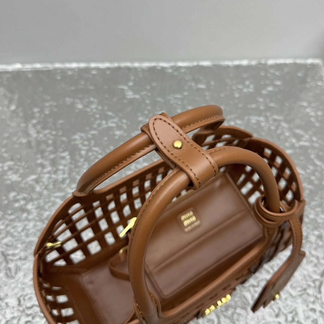 MOMO- 7iu7iu 5BA294_2IBE_F0046_V_OOO high quality version 25ss cowhide item:E-B664G2079