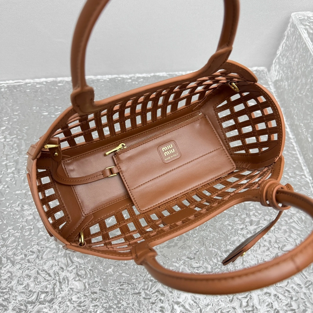 MOMO- 7iu7iu 5BA294_2IBE_F0046_V_OOO high quality version 25ss cowhide item:E-B664G2079