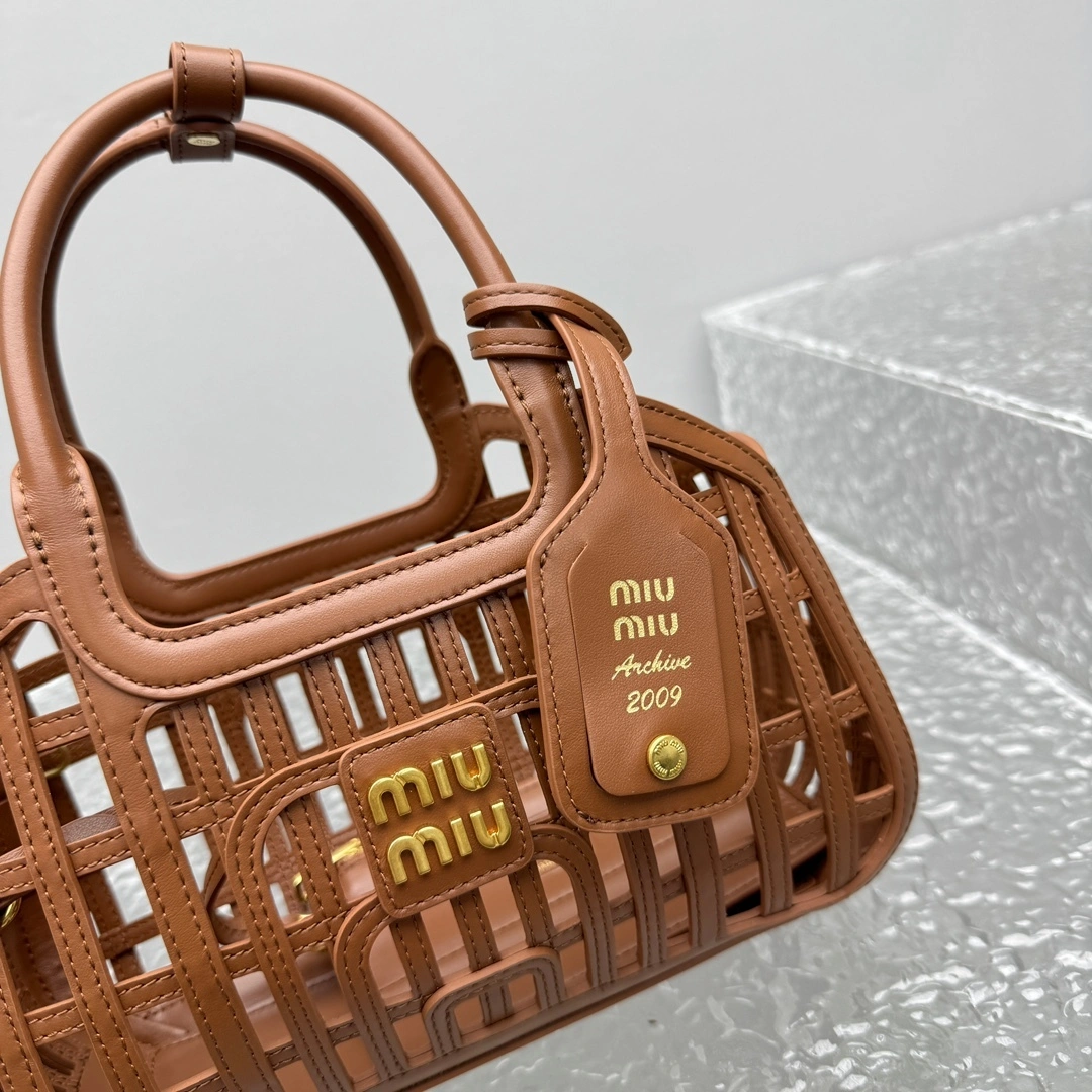 MOMO- 7iu7iu 5BA294_2IBE_F0046_V_OOO high quality version 25ss cowhide item:E-B664G2079