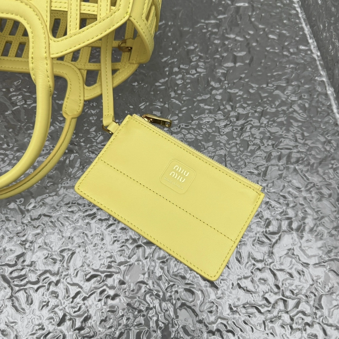 MOMO- 7iu7iu 5BA294_2IBE_F0222_V_OOO high quality version 25ss cowhide item:E-B664G2083