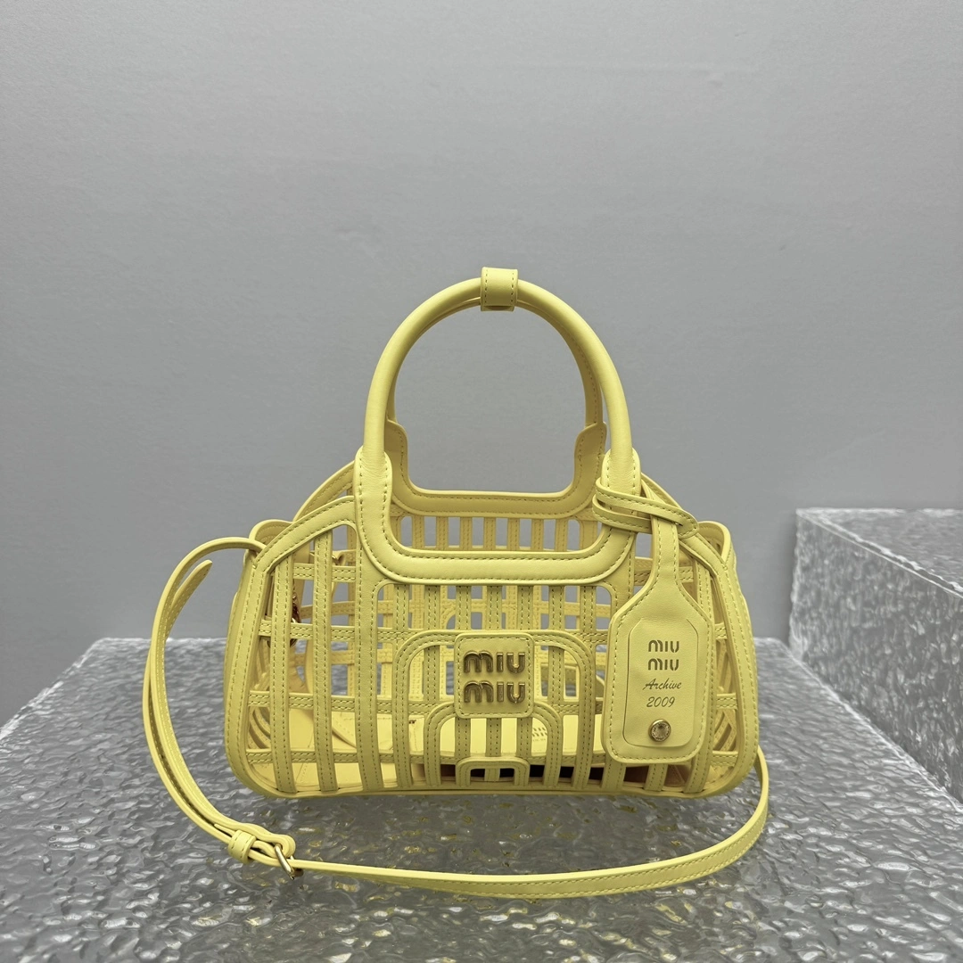 MOMO- 7iu7iu 5BA294_2IBE_F0222_V_OOO high quality version 25ss cowhide item:E-B664G2083