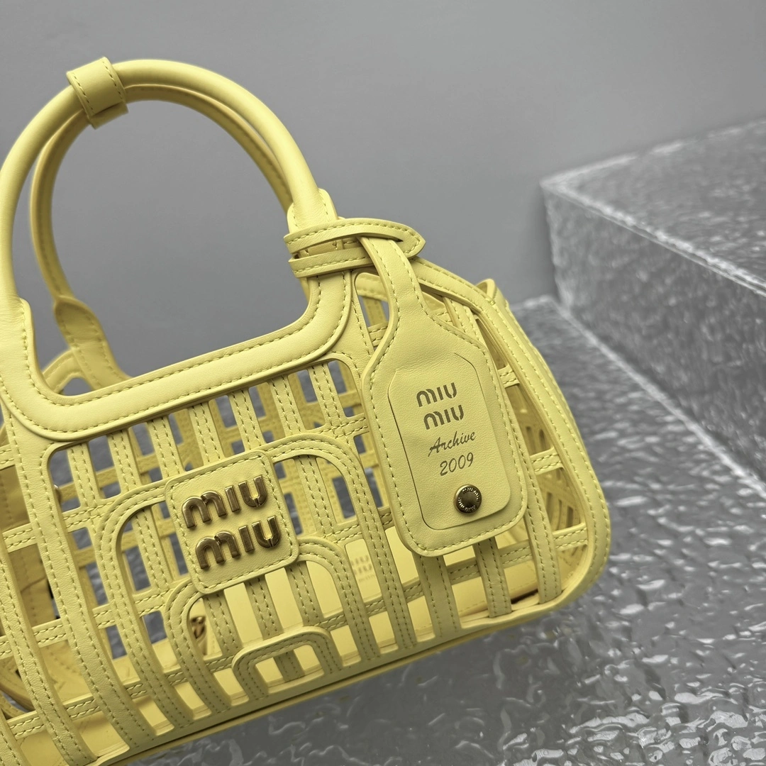 MOMO- 7iu7iu 5BA294_2IBE_F0222_V_OOO high quality version 25ss cowhide item:E-B664G2083